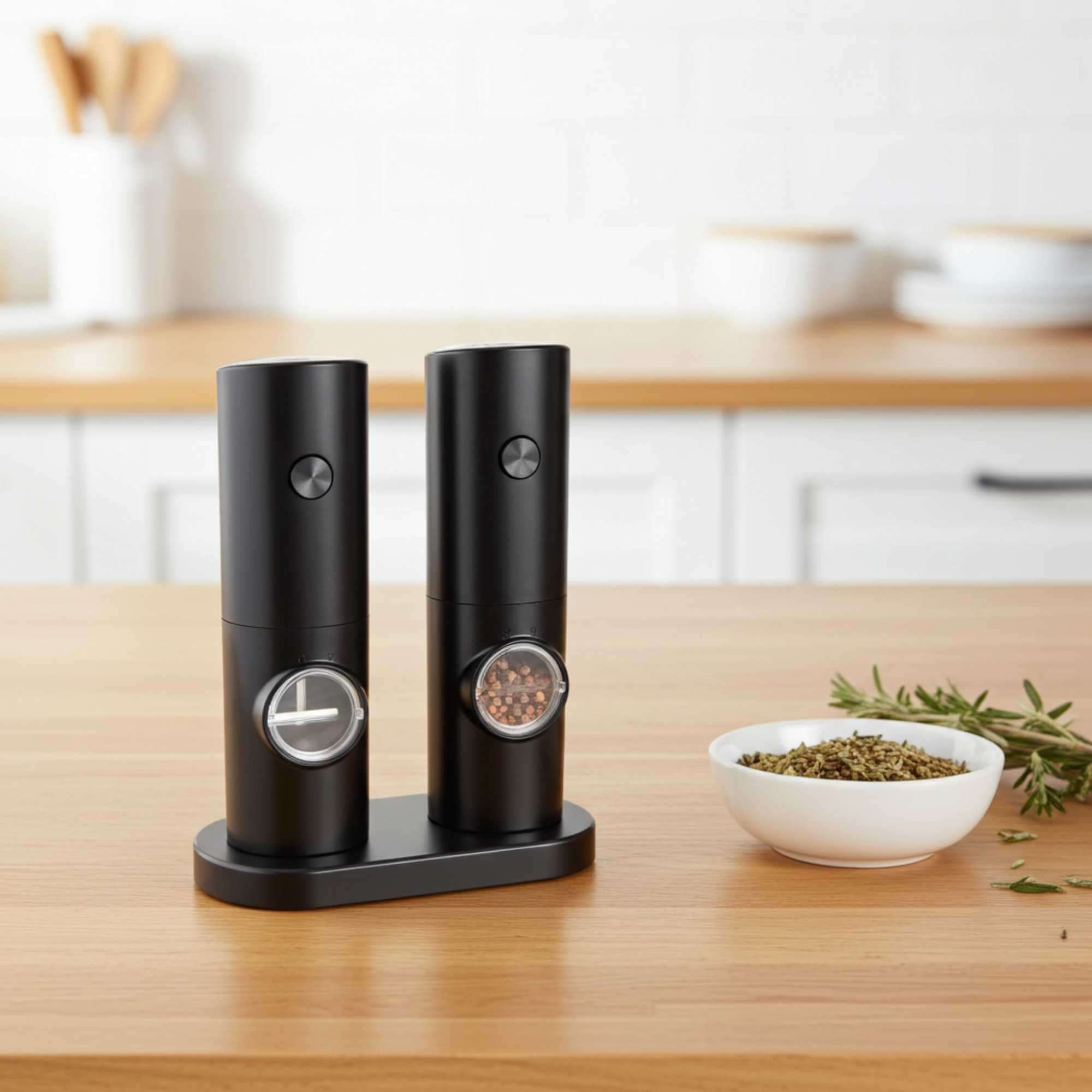 Electric-Salt-and-Pepper-Grinder-Black-edited-1