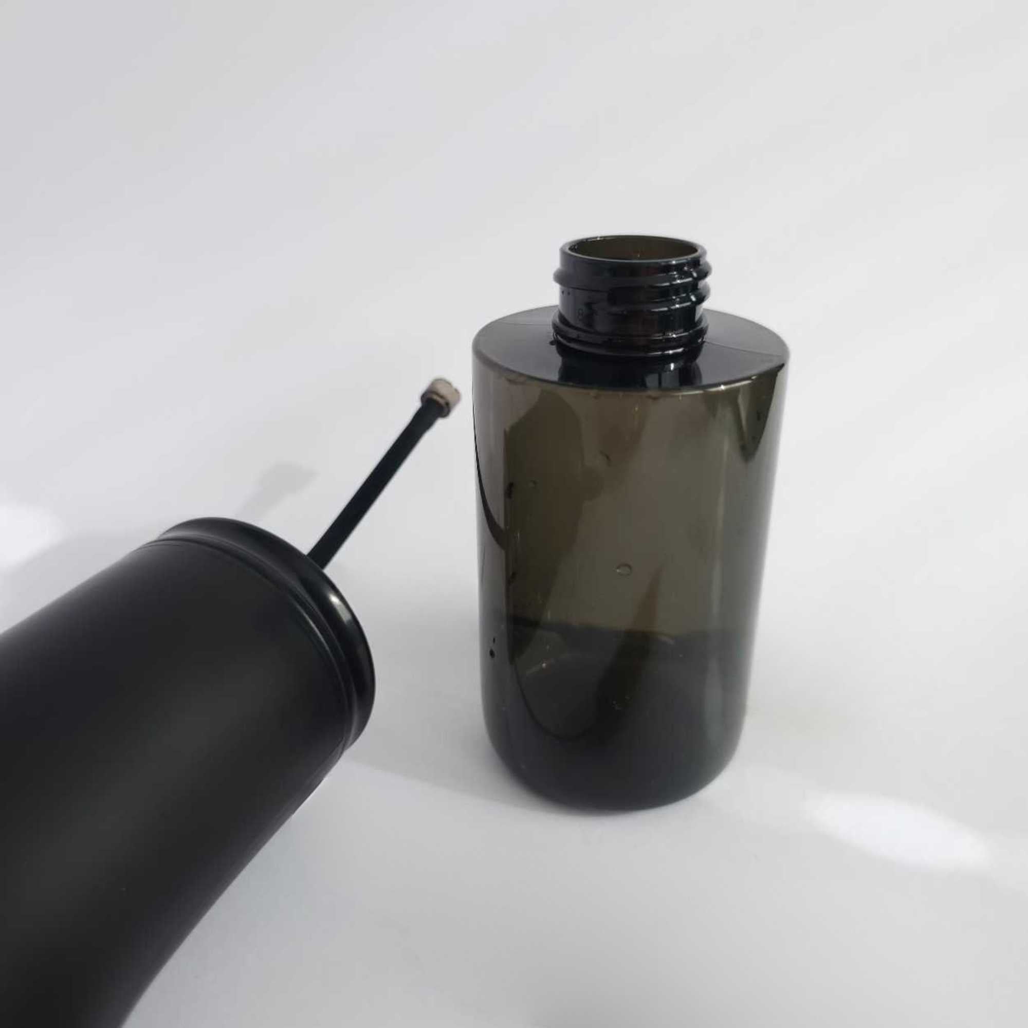 Electric ear wax cleaner with detached water tank for easy water filling.jpg